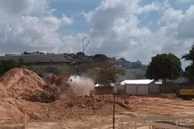 DEFLAGRAÇAO DE ROCHA