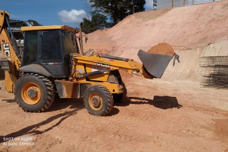 Retro Escavadeira Cabinada 2